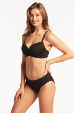 Eco Essentials Black Eco Essentials Cross Front Moulded Cup Underwire Bra 9 Eco Essentials Black Eco Essentials Cross Front Moulded Cup Underwire Bra