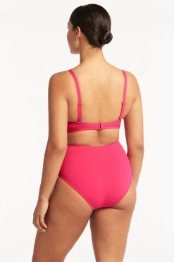 Eco Essentials Hot Pink Tops Eco Essentials Cross Front Moulded Cup Underwire Bra 12 Eco Essentials Hot Pink Tops Eco Essentials Cross Front Moulded Cup Underwire Bra