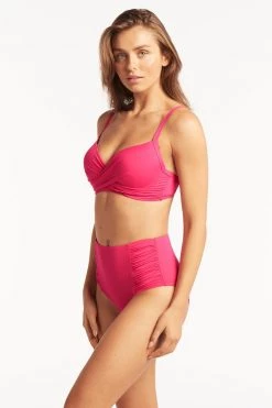 Eco Essentials Hot Pink Tops Eco Essentials Cross Front Moulded Cup Underwire Bra 11 Eco Essentials Hot Pink Tops Eco Essentials Cross Front Moulded Cup Underwire Bra