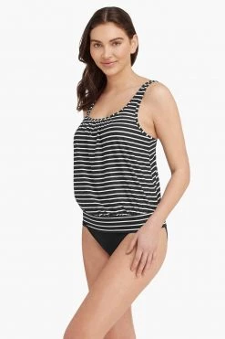 Chamarel Black Chamarel Blouson Multifit Singlet Tops 8 Chamarel Black Chamarel Blouson Multifit Singlet Tops