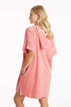 NEW ARRIVALS Surf Poncho